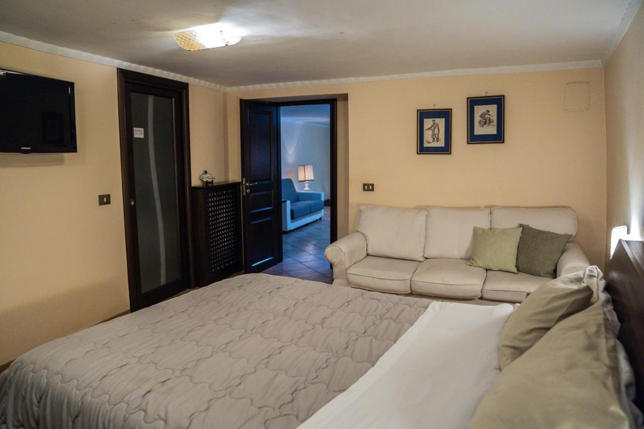 Domus Ugo Apartment Naples Exterior photo