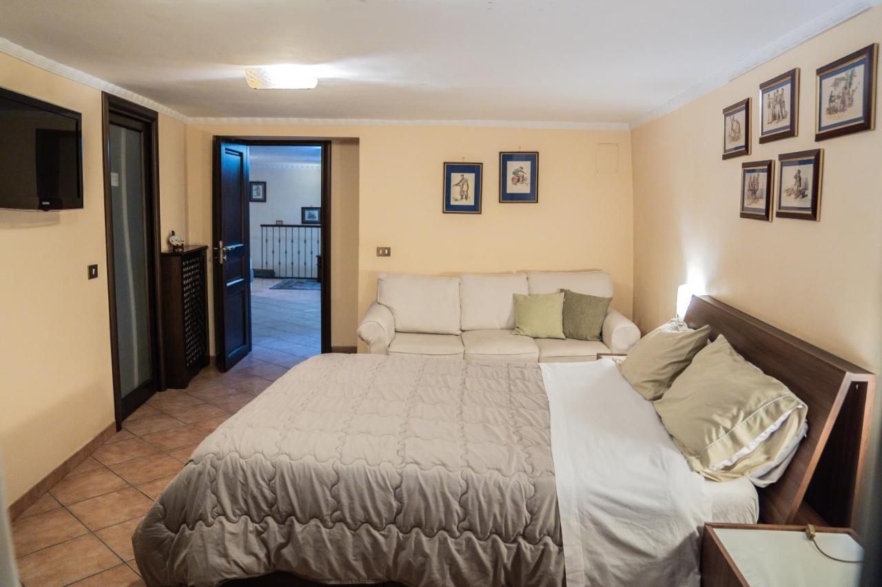 Domus Ugo Apartment Naples Exterior photo